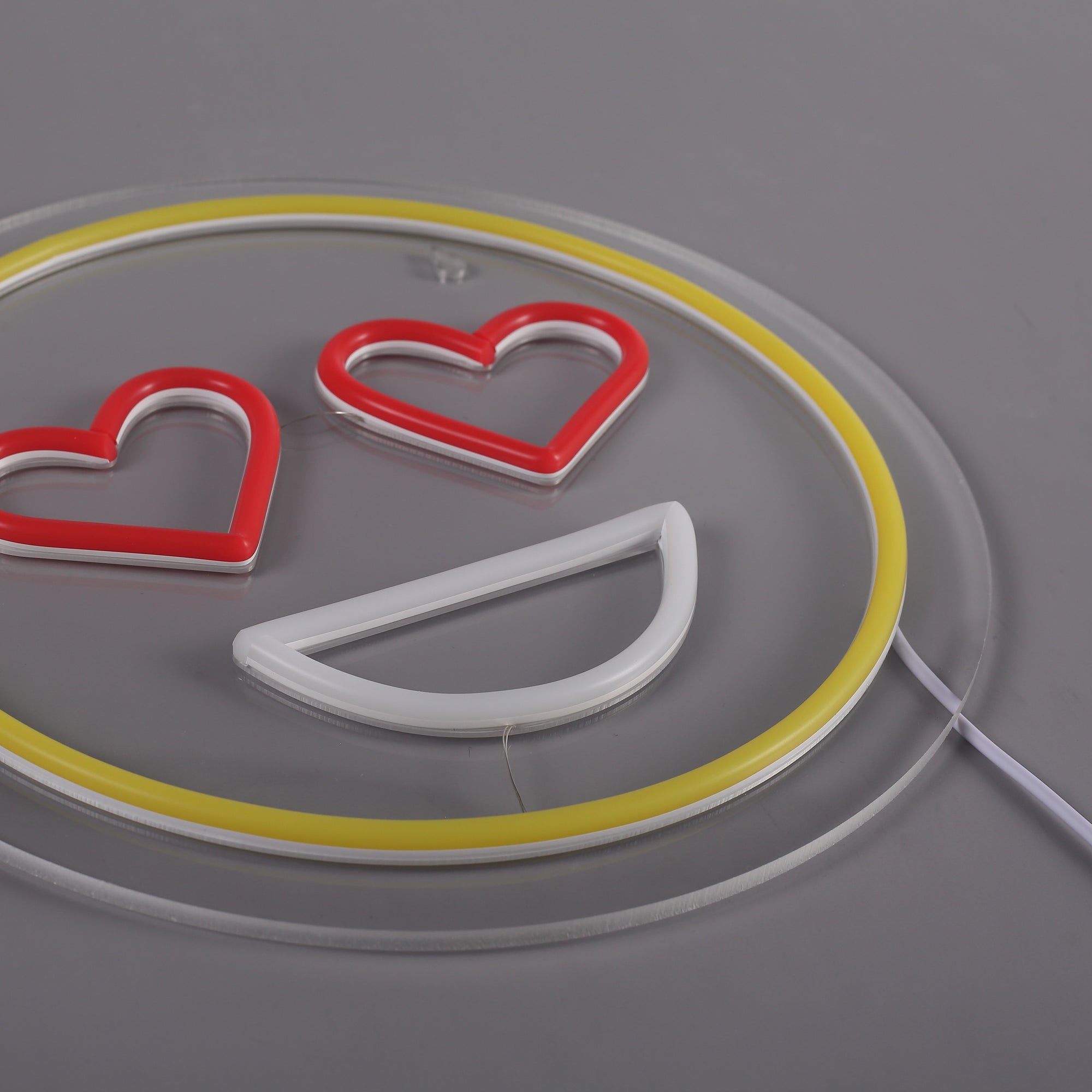 Emoji Love Neon Væglampe-Lightish-OutletLamper.dk