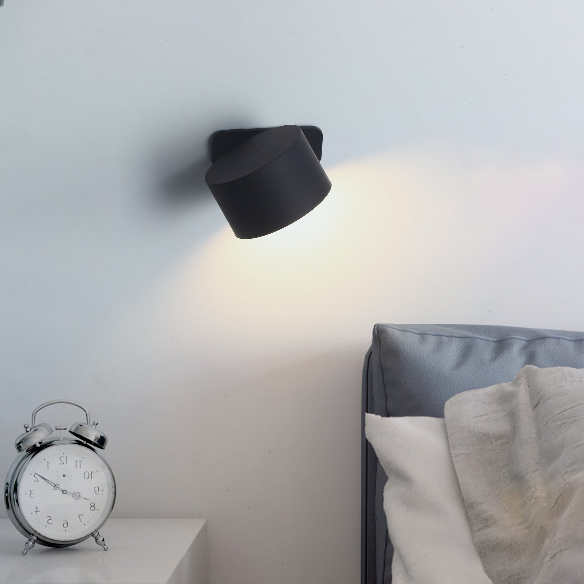 Ticky Magnetisk Væglampe Sort-Nordic Seasons-OutletLamper.dk
