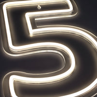 Tal 5 Neon Væglampe-Lightish-OutletLamper.dk