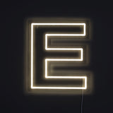 Bogstav E Neon Væglampe-Lightish-OutletLamper.dk