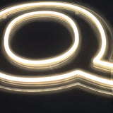 Bogstav Q Neon Væglampe-Lightish-OutletLamper.dk