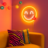 Emoji Yummy Neon Væglampe-Lightish-OutletLamper.dk