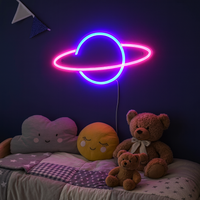 Lightish Saturn Vägglampa Neon Rosa/Blå